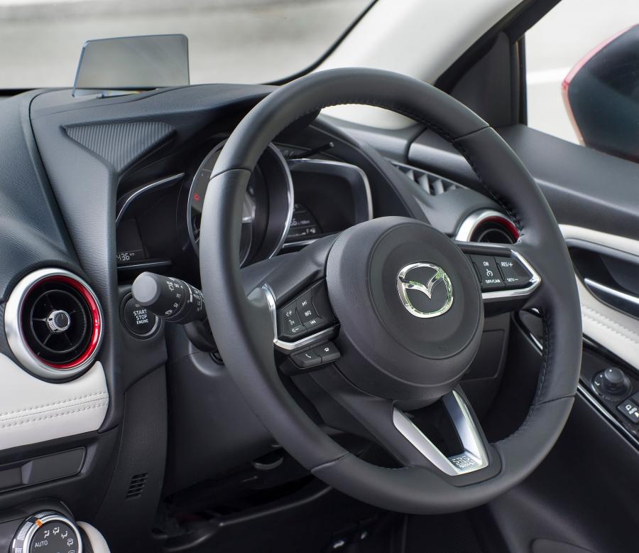 Панель приборов Mazda2 GT 2016 года  (AU) (фото 7 из 25)